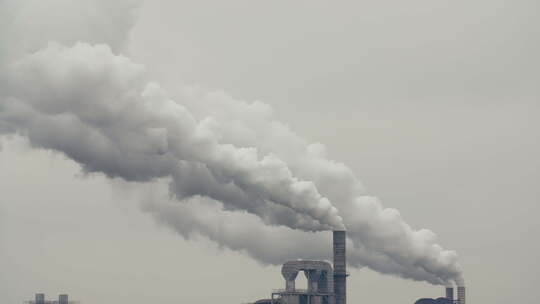 白烟从工厂烟囱排出空气污染环保题材视频素材模板下载