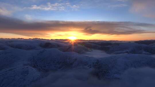 云海 雪山 日出 云雾 山峰 自然风光