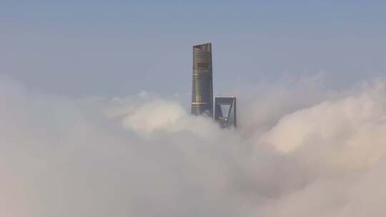 上海平流雾云中云海中陆家嘴白玉兰大楼