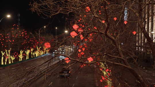 城市街道车流新年灯笼