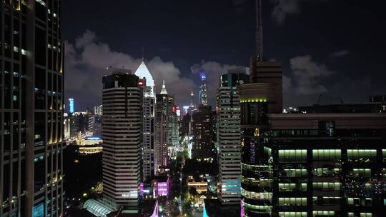 上海繁荣商业圈建筑群夜景