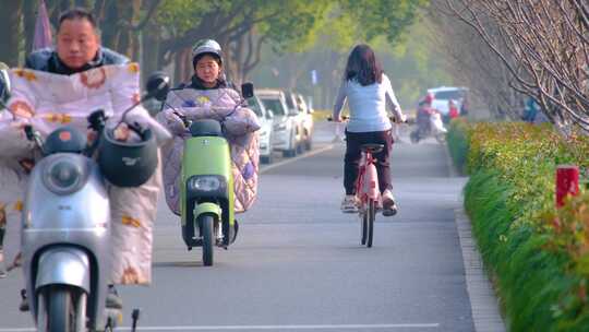 繁忙城市都市马路公路汽车车辆行驶车流斑马