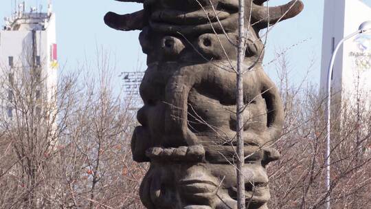 图腾雕塑中华民族园少数民族土著标志