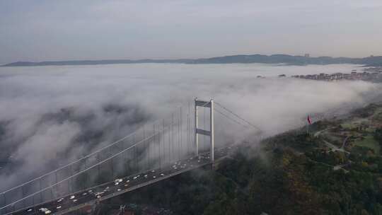 云雾里的大桥视频素材模板下载