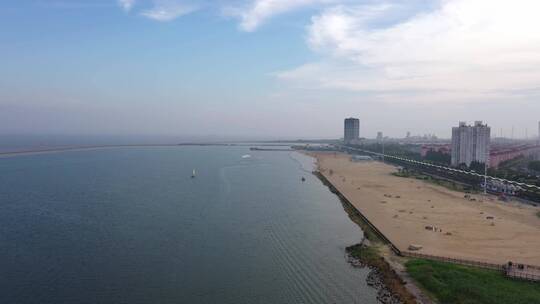 航拍海面沙滩城市风景