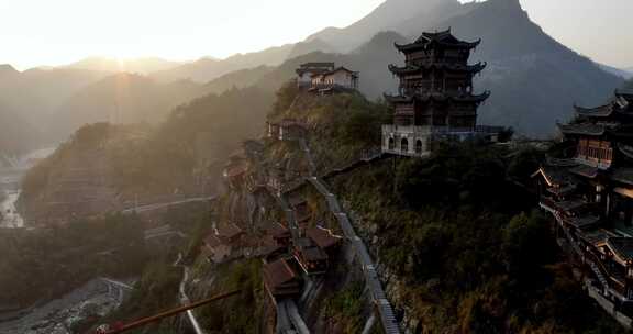 江西望仙谷悬崖瀑布亭台楼阁日出美景