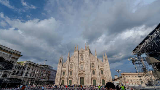 意大利米兰大教堂大范围移动延时4K视频素材模板下载