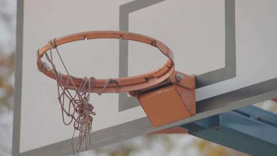 武汉投篮进球篮球框近景