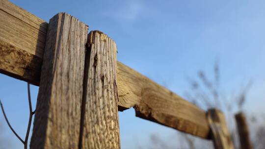 破旧的木质围栏高清实拍素材