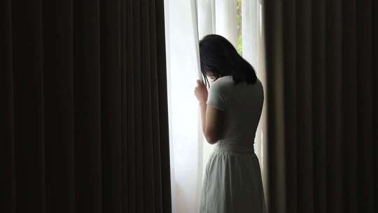 女性失恋伤感痛苦情绪低落