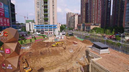 城市地基开挖挖土机挖坑作业