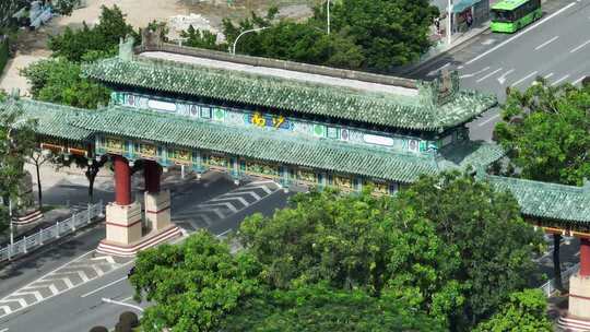 中式牌坊街道鸟瞰景象