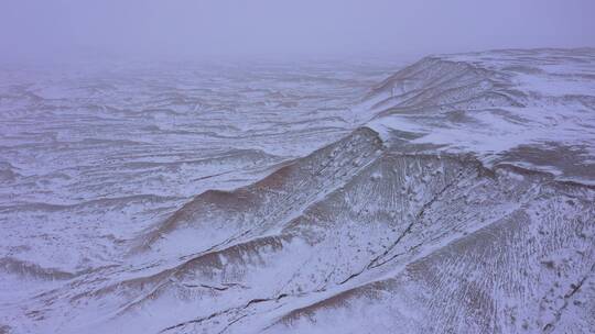 下雪天西北荒漠山沟视频素材模板下载