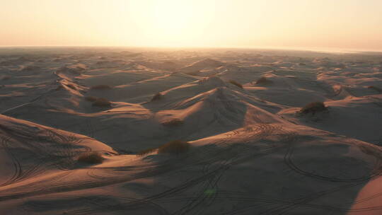 沙漠震撼大气日出航拍风景