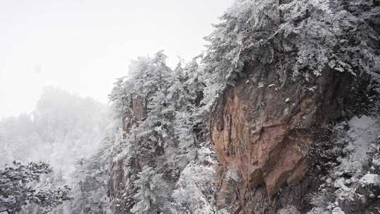 洛阳老君山下雪