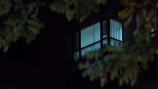 夜晚小区居民楼住宅楼灯光视频素材模板下载