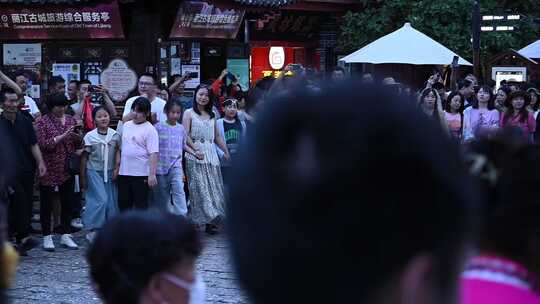 丽江古城篝火晚会