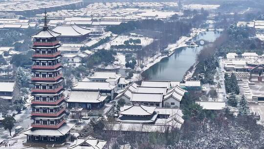 航拍瘦西湖景区园林大明寺观音山宋夹城雪景