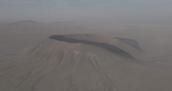 内蒙古马蹄山火山口航拍