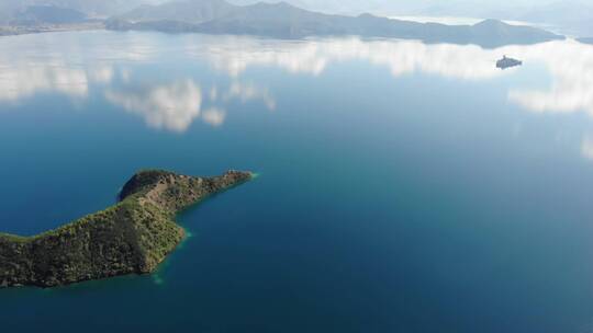 航拍下的泸沽湖风景