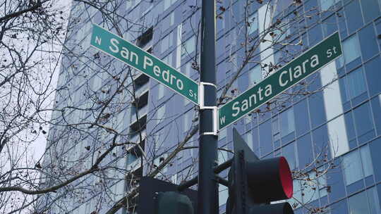 加州圣何塞圣佩德罗街和圣克拉拉街的拐角处