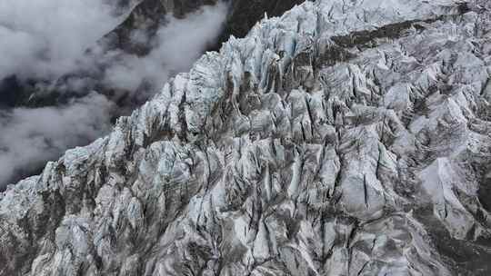 航拍四川第二高峰中山峰冰川冰塔林风光