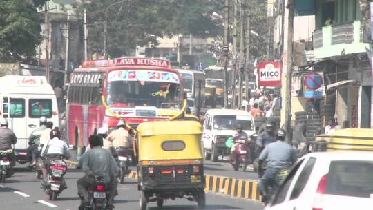 印度马路的交通视频素材模板下载