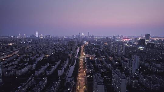 上海城区傍晚夜色
