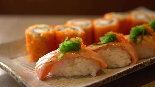美味的三文鱼寿司视频素材模板下载