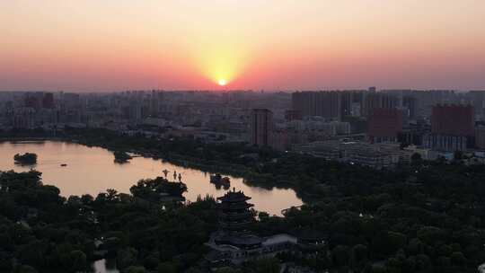 山东济南大明湖日落晚霞夕阳超然楼航拍