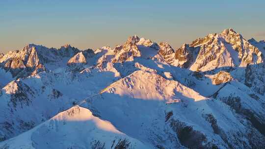 航拍雪山