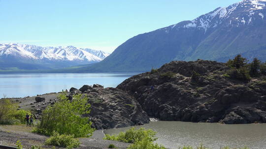 阿拉斯加岩石和峡湾景观