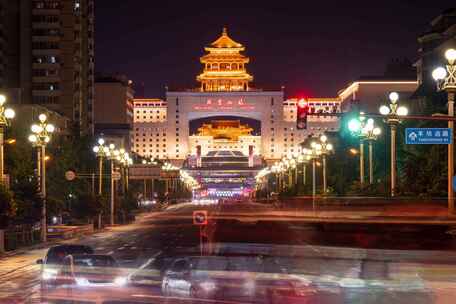 北京西站亮灯夜景车流