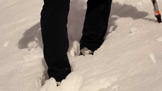 攀登岷山山脉雪宝顶雪山登山者的脚步