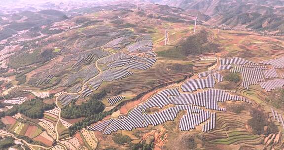 4K贵州大山光伏太阳能发电场航拍