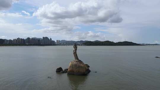 航拍广东珠海旅游地标珠海渔女雕像海景
