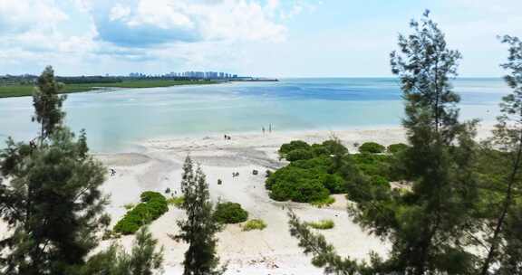 穿越树梢航拍广西北海银滩空旷自然风景