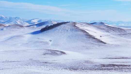 冬季内蒙古乌兰布统蓝天白云雪景航拍