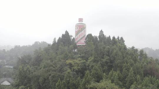 航拍茅台镇赤水河-国酒门酿酒文化视频素材模板下载