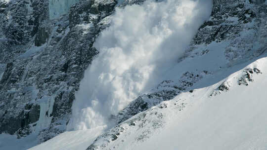 雪山雪崩视频素材模板下载