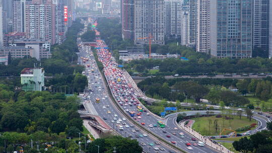 广州高速公路上的车流