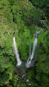 巴厘岛Sekumpul瀑布无人机上最大的
