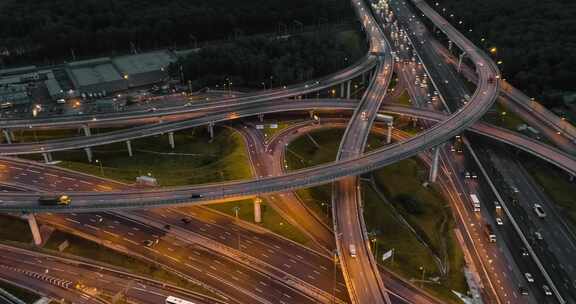 夜间空中公路交通