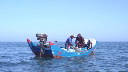 海参  海边人文 捕捞海参 渔船