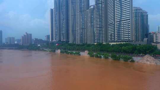 南宁邕江洪水洪峰过境与城市摩天大楼建筑景