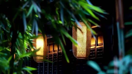 竹林间悬挂的中式灯笼