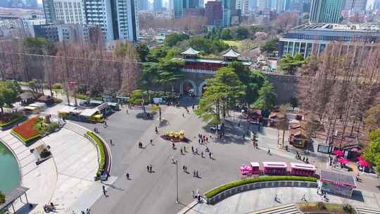 南京市玄武区玄武湖公园玄武门航拍明城墙景