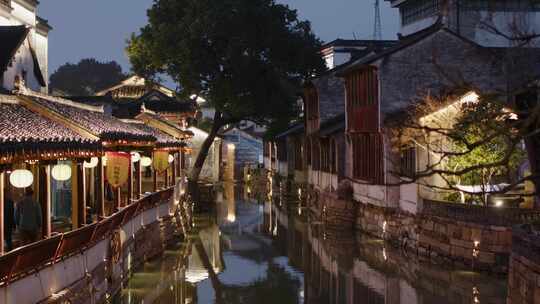江南水乡锦溪古镇古风长廊夜景苏州古镇