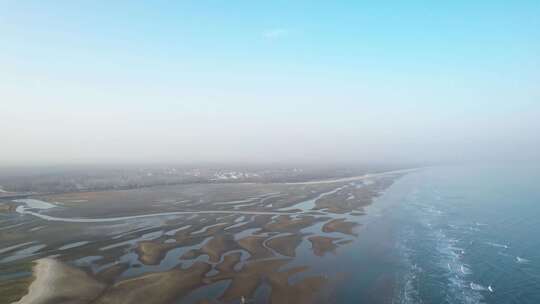 冬季秦皇岛海边大海沙滩航拍景观