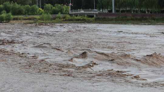 实拍暴雨后洪水 山洪  泥石流